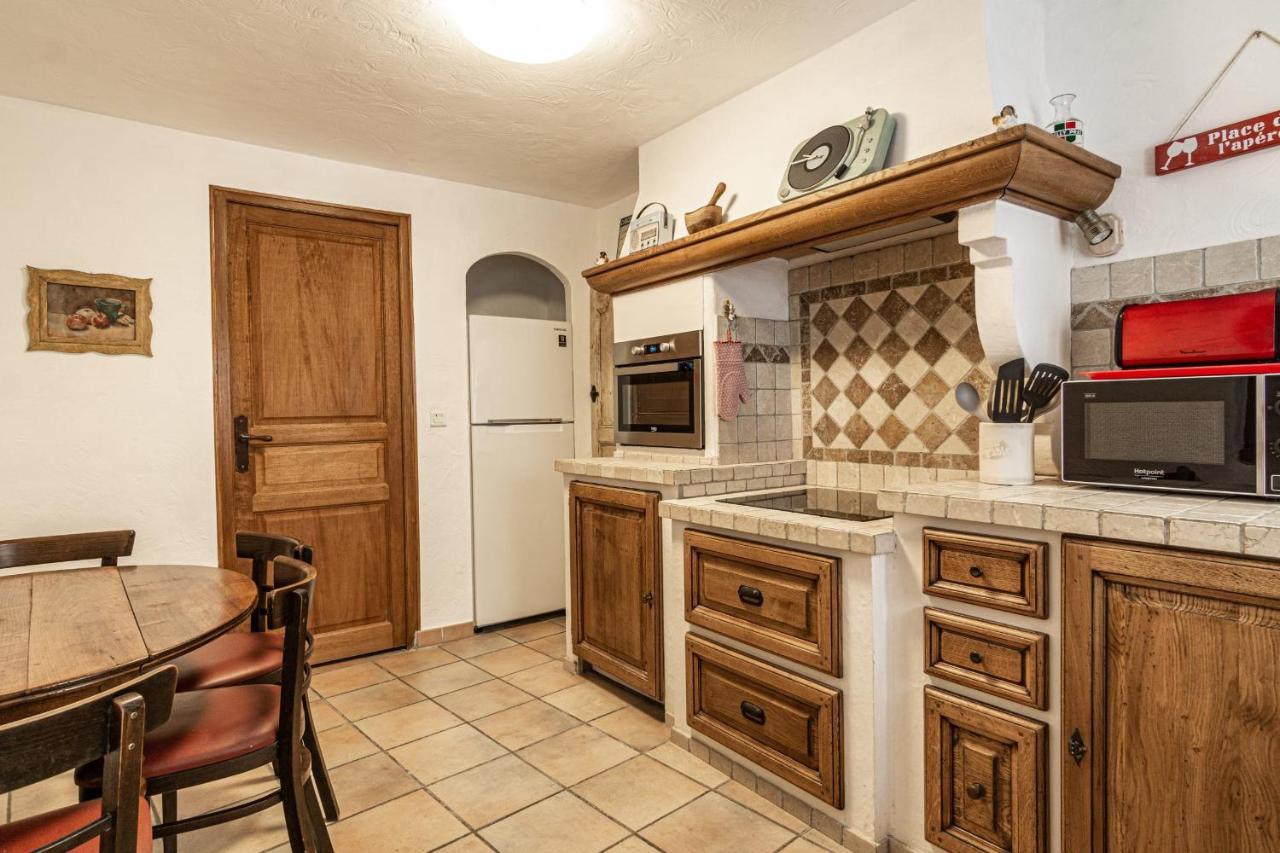 Maison De Village Au Coeur De LʼIsle-sur-la-Sorgue المظهر الخارجي الصورة